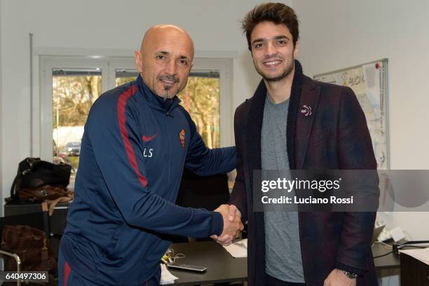 Roma coach Luciano Spalletti chhers new loan signing Clement Grenier is seen during medical tests at Centro Sportivo Fulvio Bernardini on January 28,...