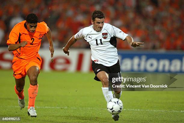 Qualification Soccer Game. The Netherlands vs Austria. Michael Reiziger and Roland Kollmann . Football. Match de qualification pour les Championnats...