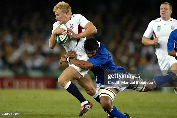 Rugby, World Cup 2003, pool C, England vs Samoa. Stuart Abbott and Semo Sititi . Rugby, Coupe du monde 2003, groupe C, Angleterre contre Samoa....