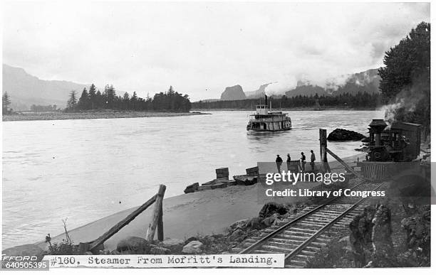 Steamboat Loading Ramp Steamboat Landing Stock-Fotos und Bilder - Getty Images