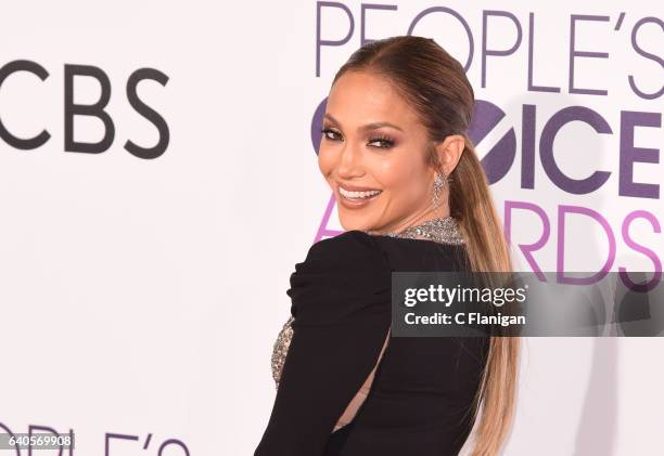 Jennifer Lopez attends the People's Choice Awards 2017 at Microsoft Theater on January 18, 2017 in Los Angeles, California.