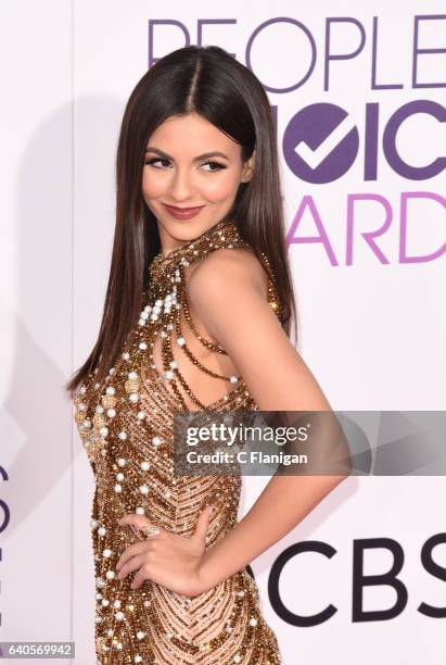 Victoria Justice attends the People's Choice Awards 2017 at Microsoft Theater on January 18, 2017 in Los Angeles, California.