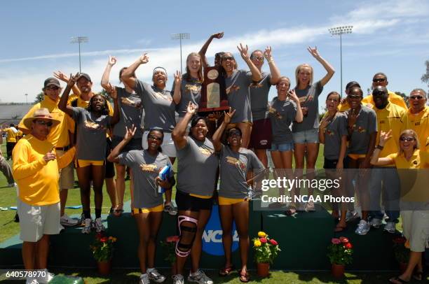 Arizona State celebrates their first-place team finish following the Division I Men's and Women's Track and Field Championship held at the Alex G....