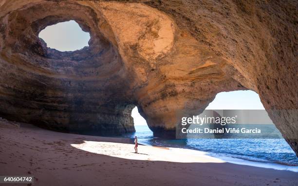 benagil sea cave, faro district, algarve, portugal - distrito de faro portugal imagens e fotografias de stock