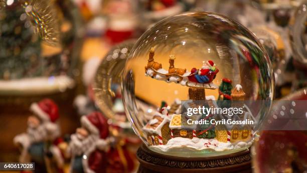 christmas decoration - empty snow globe stock-fotos und bilder