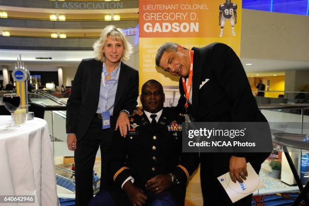 Lt Roderick Gadson 86 Gregory D Gadson Stock Photos, High-Res Pictures, and Images - Getty ...