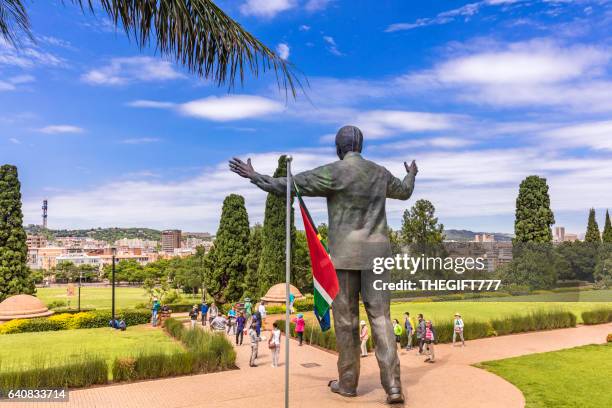 nelson mandela statue at the union buildings - pretoria stock pictures, royalty-free photos & images