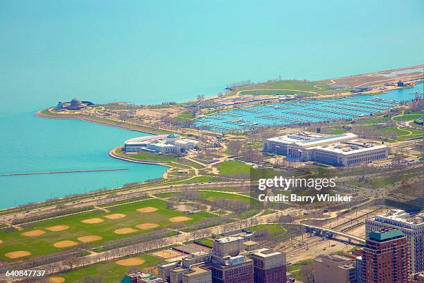 museums and park on lake michigan, chicago - adler planetarium stock pictures, royalty-free photos & images