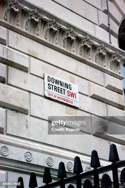 uk, great britain, england, london, whitehall, view of downing street sign - downing street sign stock pictures, royalty-free photos & images