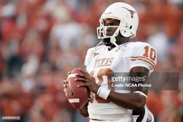 Vince Young of the University of Texas against the University of Southern California during the BCS National Championship Game at the Rose Bowl in...