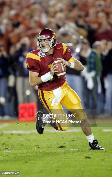 Matt Leinert of the University of Southern California plays against the University of Texas during the BCS National Championship Game at the Rose...