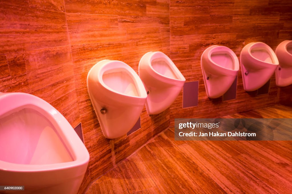 Pissoir in pink light