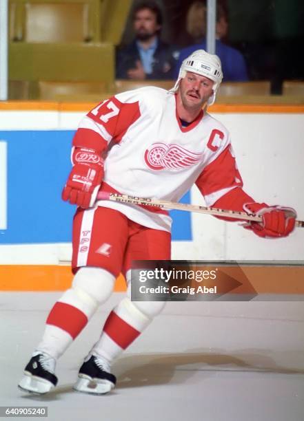 Gerard Gallant of the Detroit Red Wings skates in warmup prior to a preseason game against the Toronto Maple Leafs on September 18, 1992 at Maple...