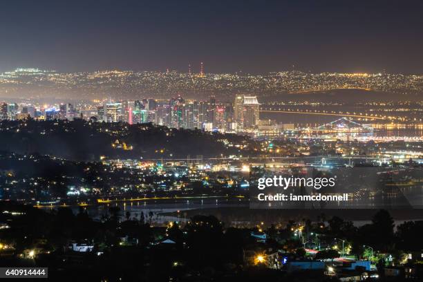 downtown san diego - san diego street stockfoto's en -beelden