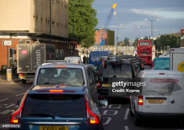 uk, great britain, england, london, view of traffic jam - traffic uk stock-fotos und bilder