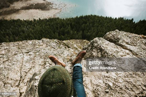 man hiking mountain trail - mountain ridge stock pictures, royalty-free photos & images