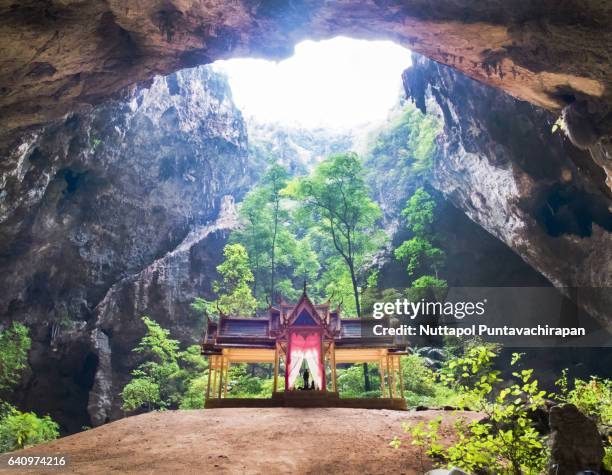 unseen phraya nakhon cave in thailand - phraya nakhon cave stockfoto's en -beelden