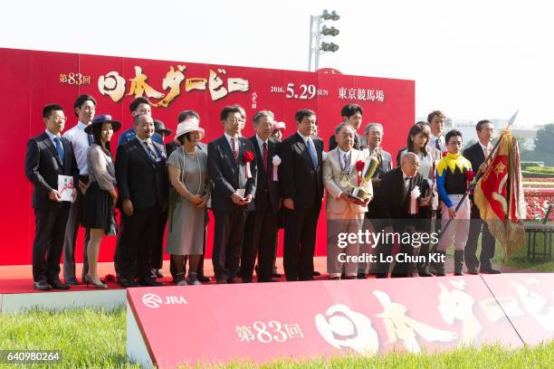 Jockey Yuga Kawada, trainer Yasuo Tomomichi, owner Kaneko Makoto, Eita Nagayama, Shofukutei Tsurube II, Kasumi Arimura and other connections at the...
