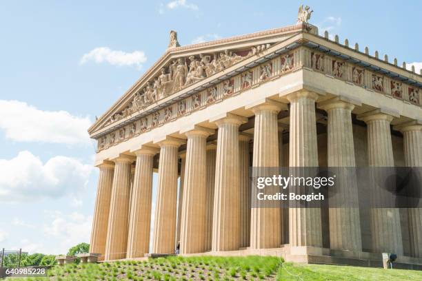 parthenon architecture replica building nashville tennessee park - nashville parthenon stock pictures, royalty-free photos & images