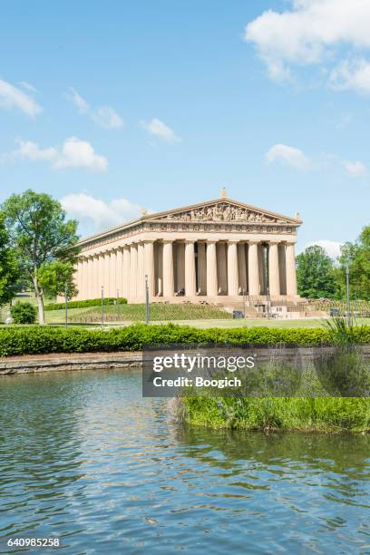 parthenon architecture replica building nashville tennessee park - nashville parthenon stock pictures, royalty-free photos & images