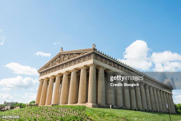 parthenon architecture replica building nashville tennessee park - nashville parthenon stock pictures, royalty-free photos & images