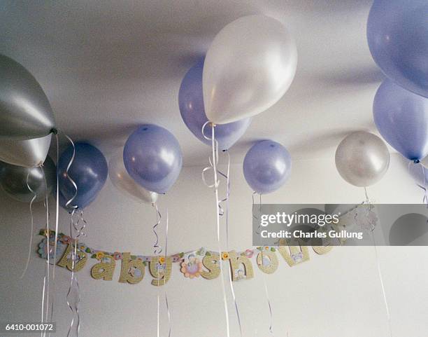 balloons on ceiling - baby shower 個照片及圖片檔