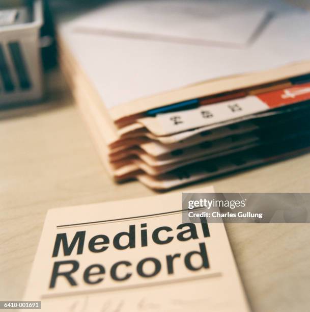 medical records - medisch dossier stockfoto's en -beelden