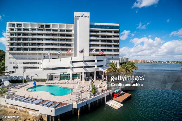 waterstone resort and marina op boca raton, verenigde staten - boca raton stockfoto's en -beelden