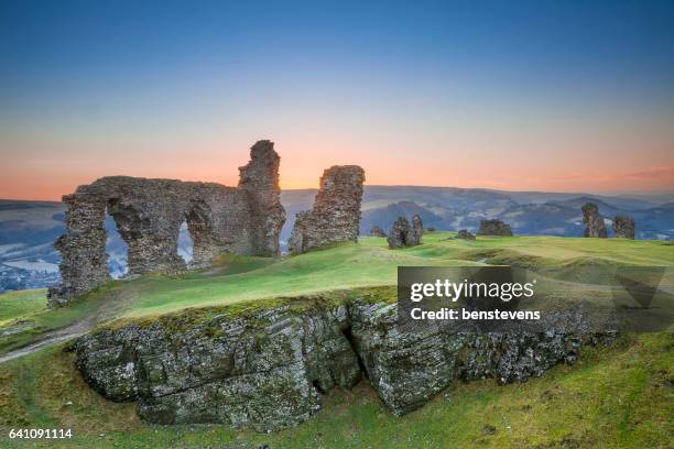 castell dinas bran, crow castle,  llangollen - benstevens stock pictures, royalty-free photos & images