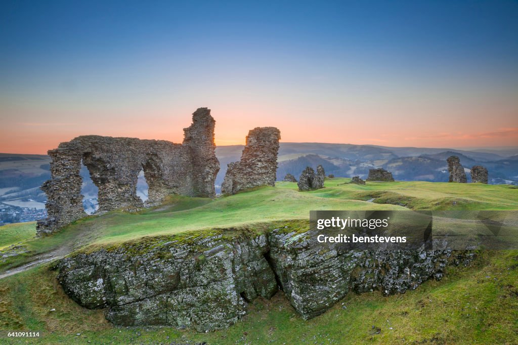 Castell Dinas Bran, Castelo de corvo, Llangollen