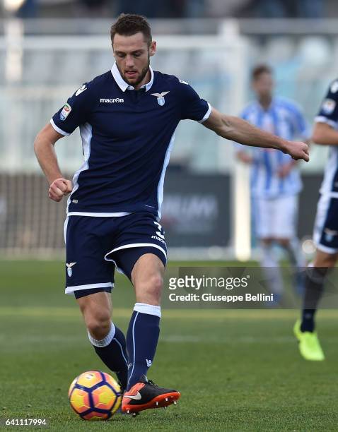 Stefan De Vrij of SS Lazio during the Serie A match between Pescara Calcio and SS Lazio at Adriatico Stadium on February 5, 2017 in Pescara, Italy.