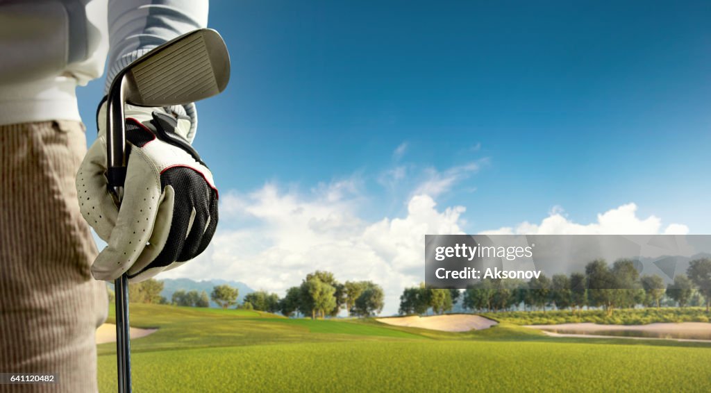 Golf: golfbaan met een golftas