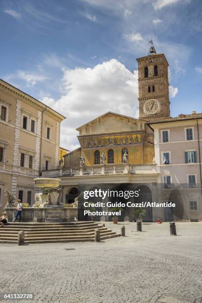 santa maria in trastevere square and church - santa maria stock pictures, royalty-free photos & images