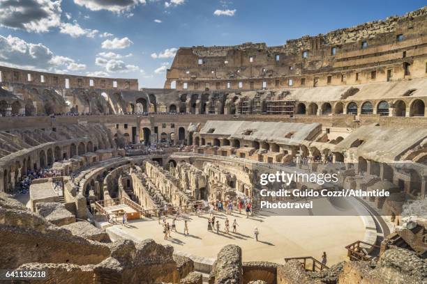 the colosseum is the most famous monument of ancient rome - coliseum stock-fotos und bilder