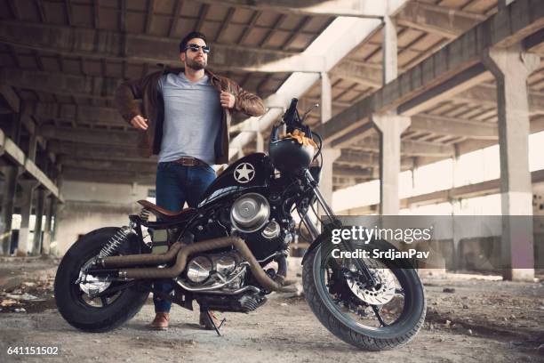 bereit, rau es - motorradjacke stock-fotos und bilder