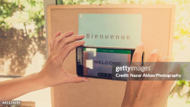 translation app. - translation stockfoto's en -beelden