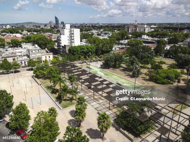 aerial view of the square liber seregni in montevideo. - rambla del mar stock-fotos und bilder