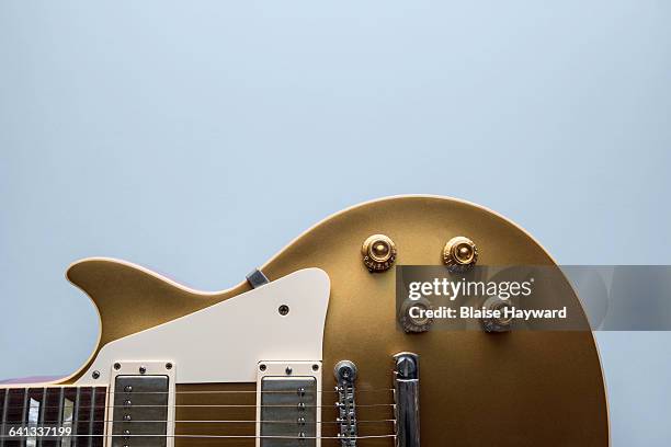 guitar - musical instruments stockfoto's en -beelden