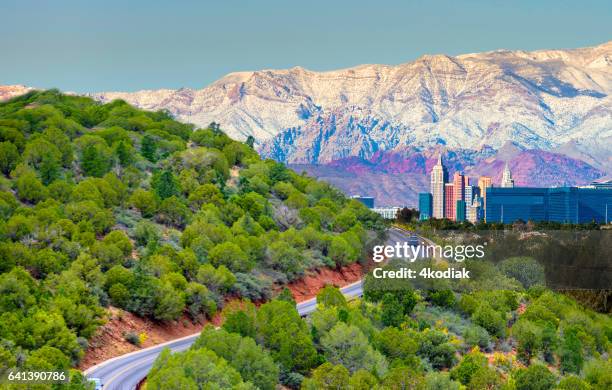 viaje de las vegas - mt charleston fotografías e imágenes de stock