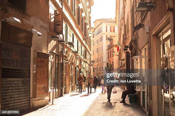 shopping on a back street in rome - campo de fiori stockfoto's en -beelden