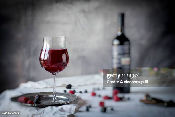 frutti di bosco - sangiovese grape stock pictures, royalty-free photos & images