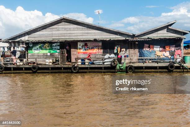 cambodia, siam reap. floating villages on tonle sap lake - chong kneas stock pictures, royalty-free photos & images