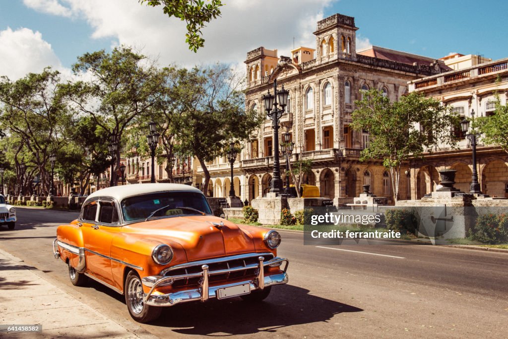 Voitures anciennes à vieille la Havane Cuba