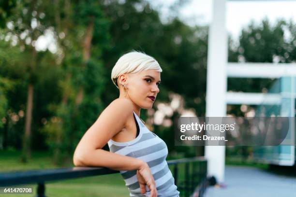 lovely hipster young woman portrait in casual clothing - feminilidade imagens e fotografias de stock