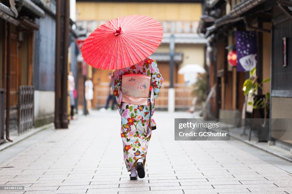 Der Tradition und meinen Kulturen folgend