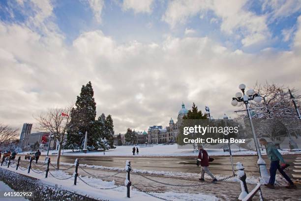 snow in victoria - victoria harbour vancouver island stock pictures, royalty-free photos & images