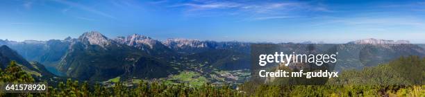 kehlstein mit kehlsteinhaus, panorama-blick über berchtesgaden, 55mpx - eagle nest stock-fotos und bilder