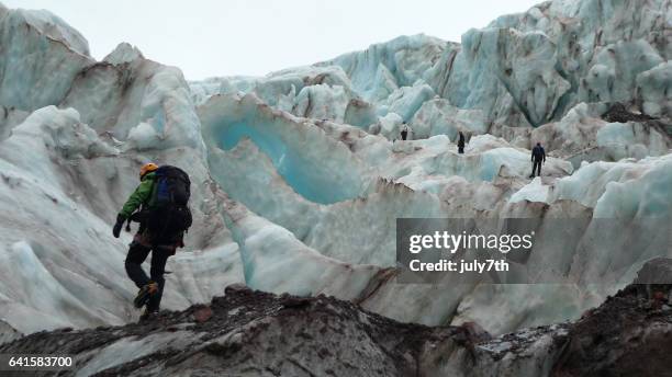 mount baker seracs - mt baker stock pictures, royalty-free photos & images