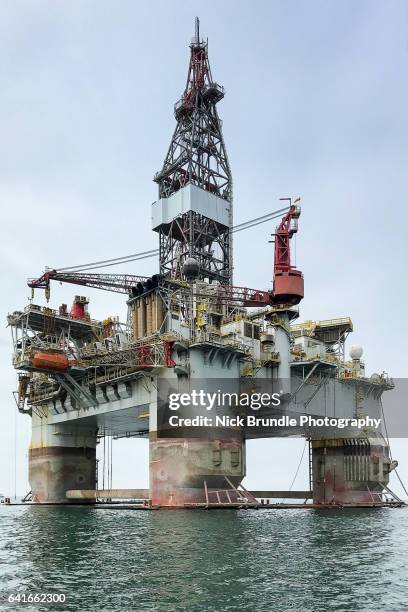 Floating Rig Photos and Premium High Res Pictures - Getty Images