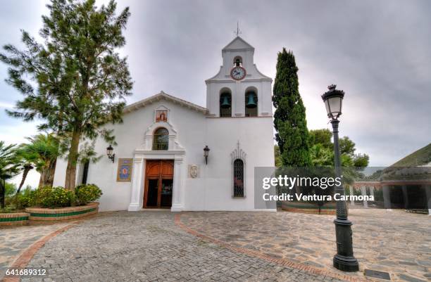 iglesia parroquial de santo domingo (church) in benalmádena, spain - poble espanyol stockfoto's en -beelden